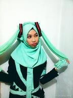 cosplay hijab islam miku // 736x981 // 74KB